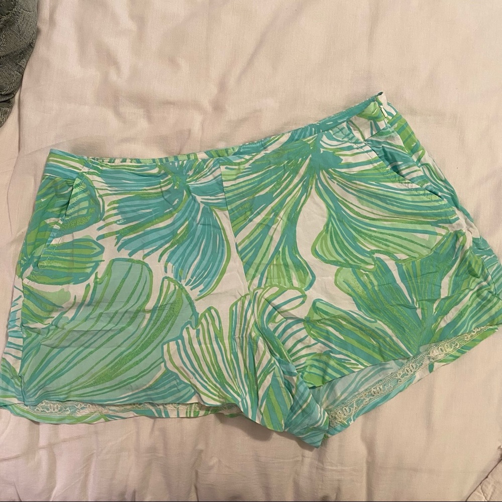 Lilly Pulitzer shorts size 10